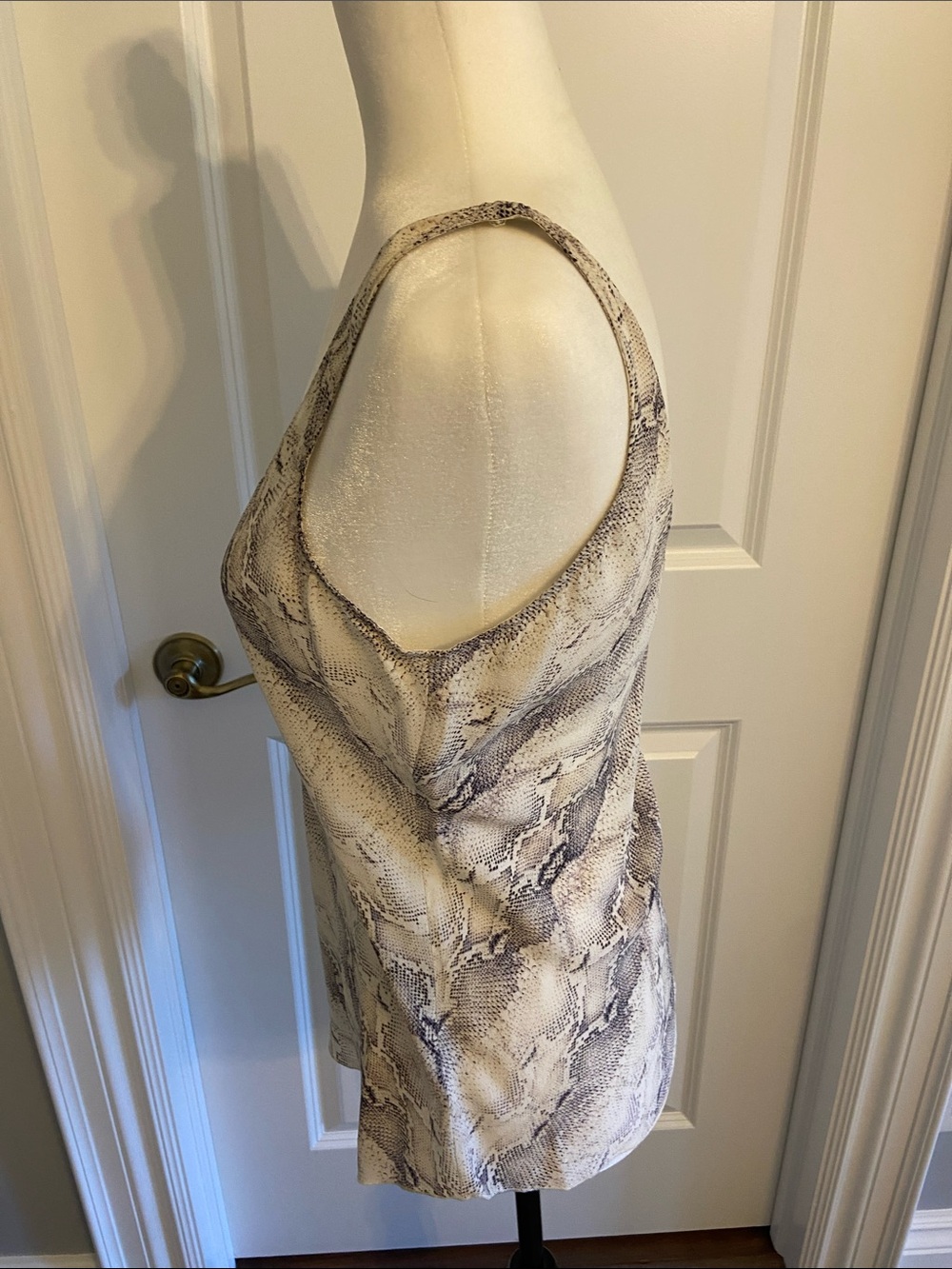 Babaton Snake Print Beige and Grey 💯% Silk V-Neck Camisole. Size Medium. - Picture 4 of 9